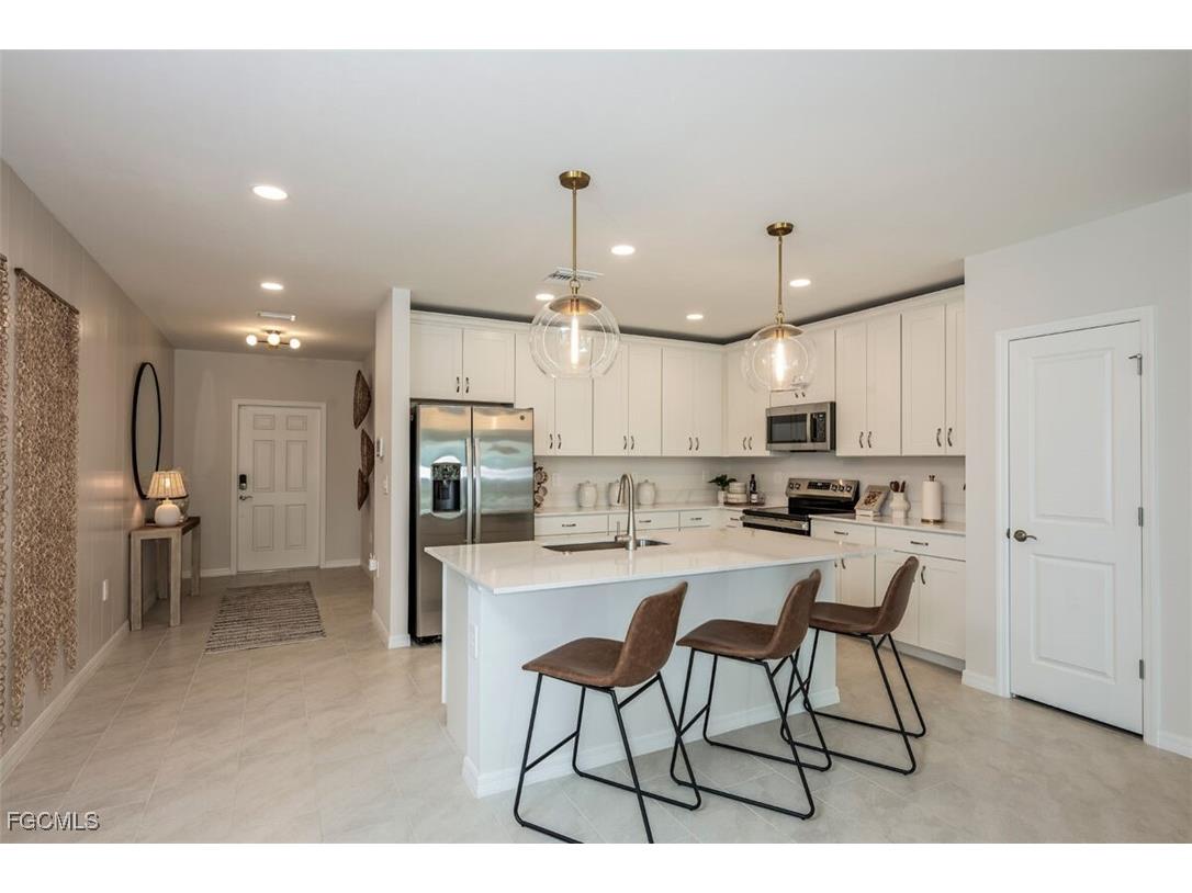 250 Lakeside Breeze Way Lehigh Acres FL 33936 2025018103 image5