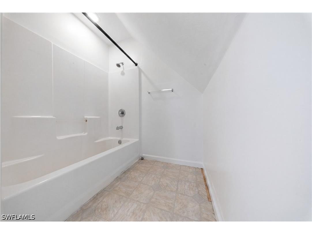 250 Leawood Circle Naples FL 34104 226023239 image32