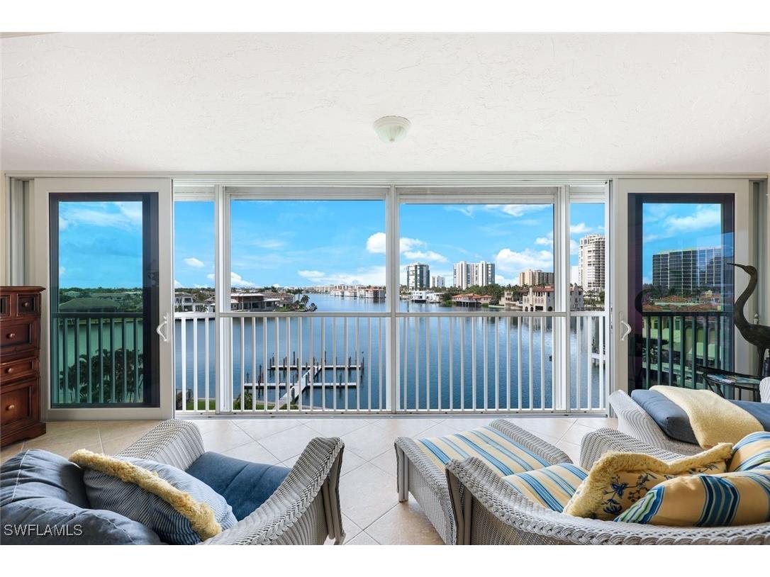 250 Park Shore Drive #403 Naples FL 34103 225060853 image1