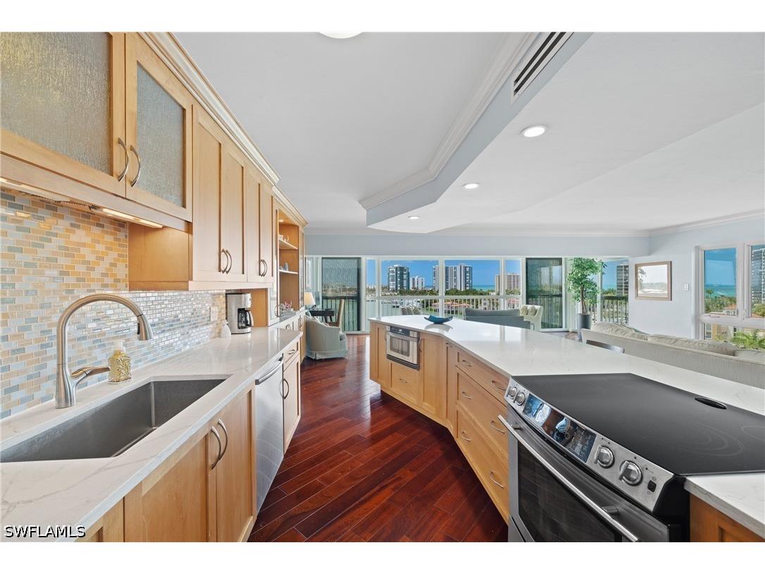 250 Park Shore Drive #803 Naples FL 34103 226016131 image6