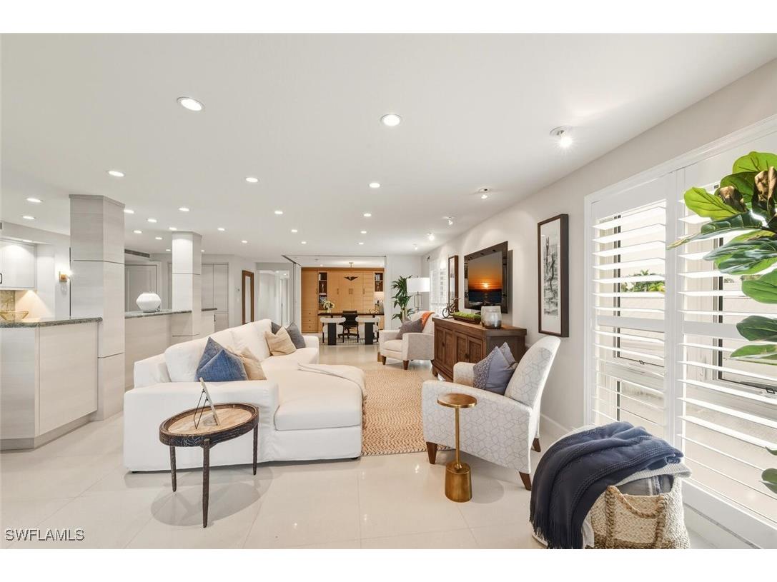 250 Park Shore Drive E #101 Naples FL 34103 225081511 image10