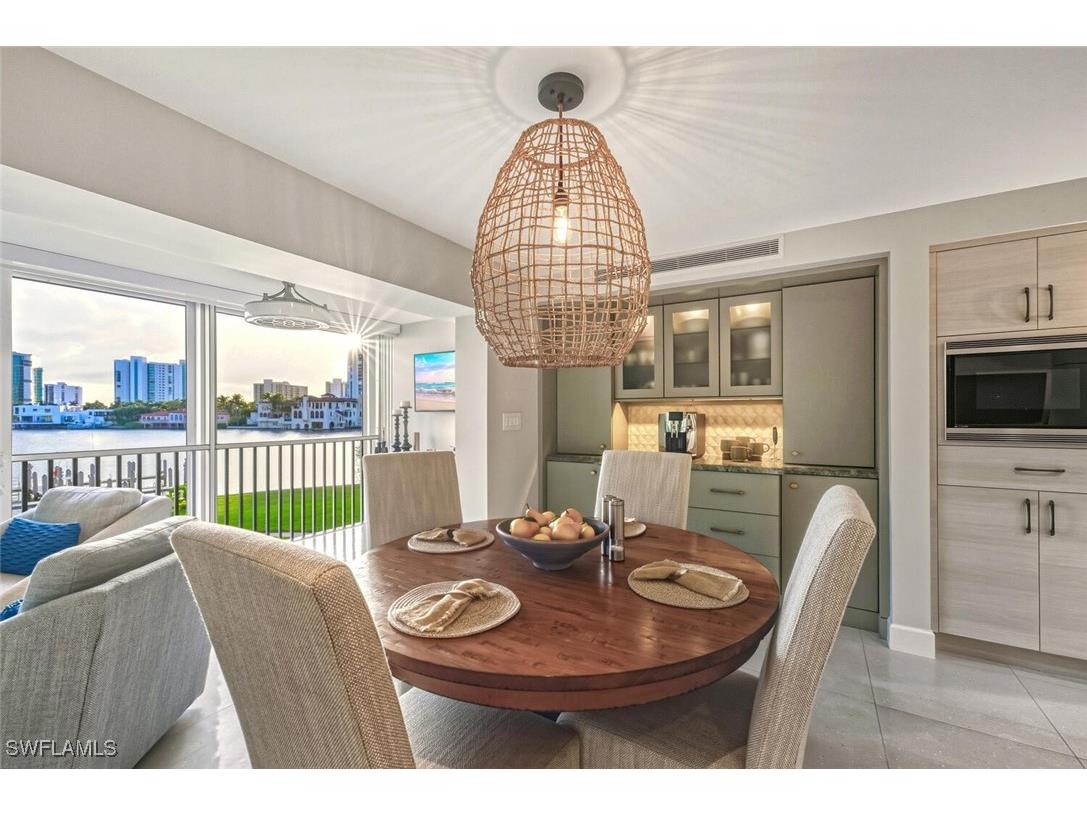 250 Park Shore Drive E #101 Naples FL 34103 225081511 image12