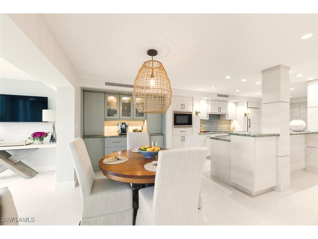 250 Park Shore Drive E #101 Naples FL 34103 225081511 image13