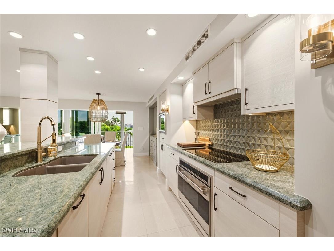 250 Park Shore Drive E #101 Naples FL 34103 225081511 image14