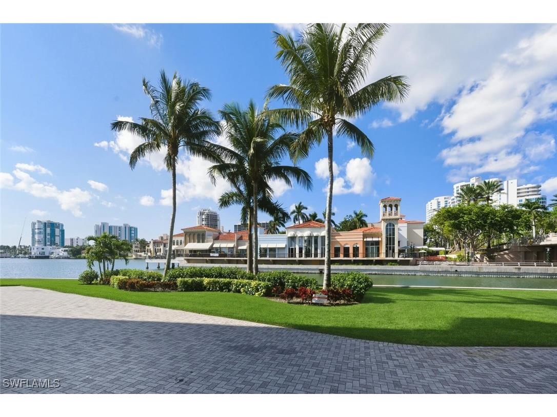 250 Park Shore Drive E #101 Naples FL 34103 225081511 image32