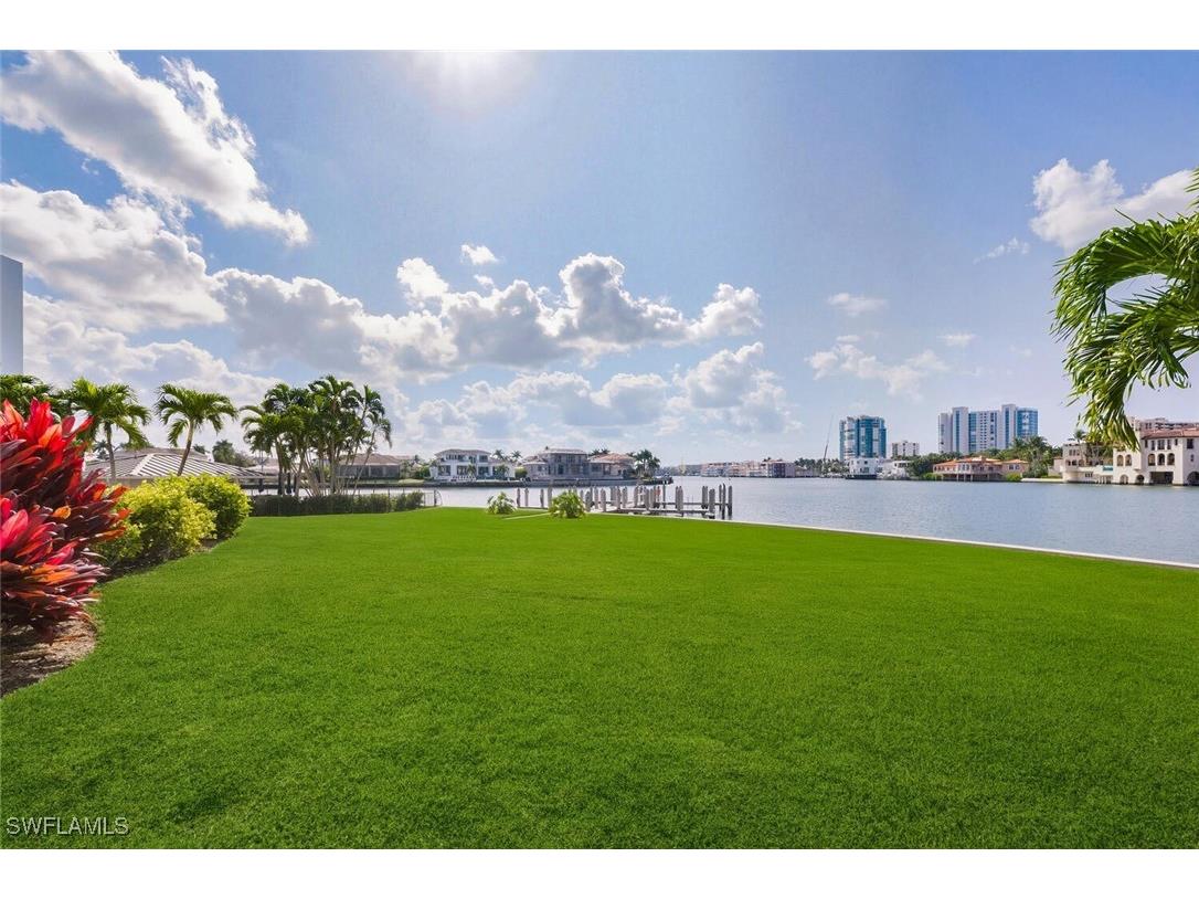 250 Park Shore Drive E #101 Naples FL 34103 225081511 image33