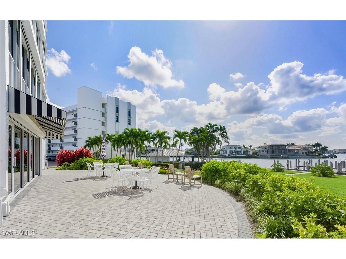 250 Park Shore Drive E #101 Naples FL 34103 225081511 image34
