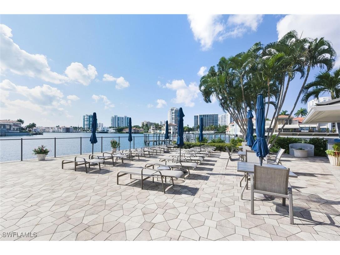 250 Park Shore Drive E #101 Naples FL 34103 225081511 image37