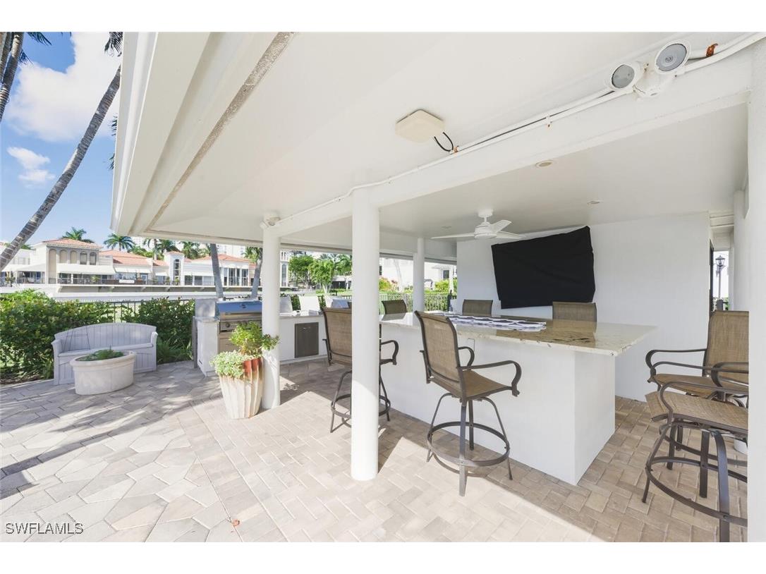 250 Park Shore Drive E #101 Naples FL 34103 225081511 image38