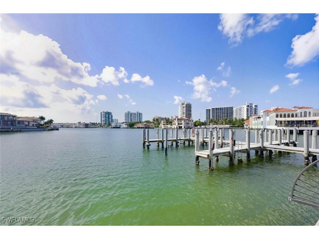250 Park Shore Drive E #101 Naples FL 34103 225081511 image39