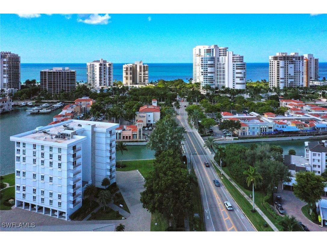 250 Park Shore Drive E #101 Naples FL 34103 225081511 image42