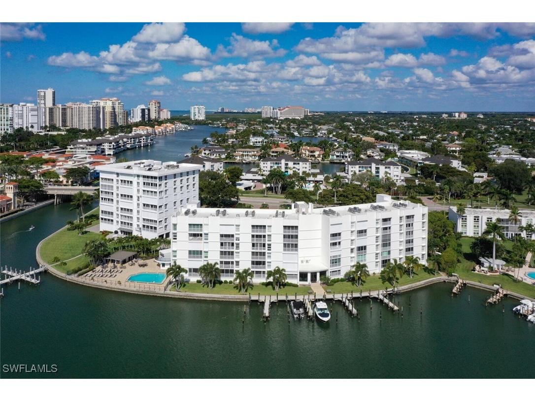 250 Park Shore Drive E #101 Naples FL 34103 225081511 image44