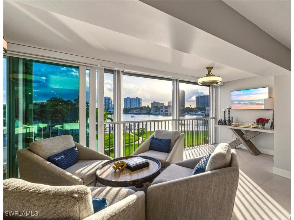250 Park Shore Drive E #101 Naples FL 34103 225081511 image7