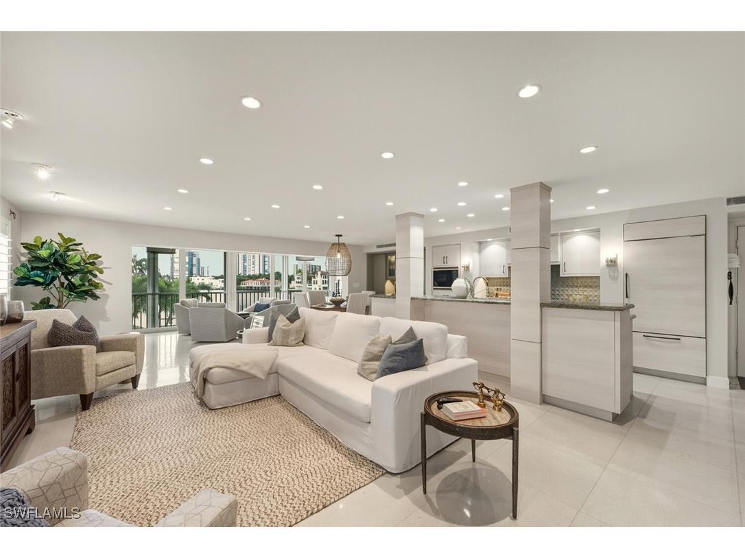 250 Park Shore Drive E #101 Naples FL 34103 225081511 image9