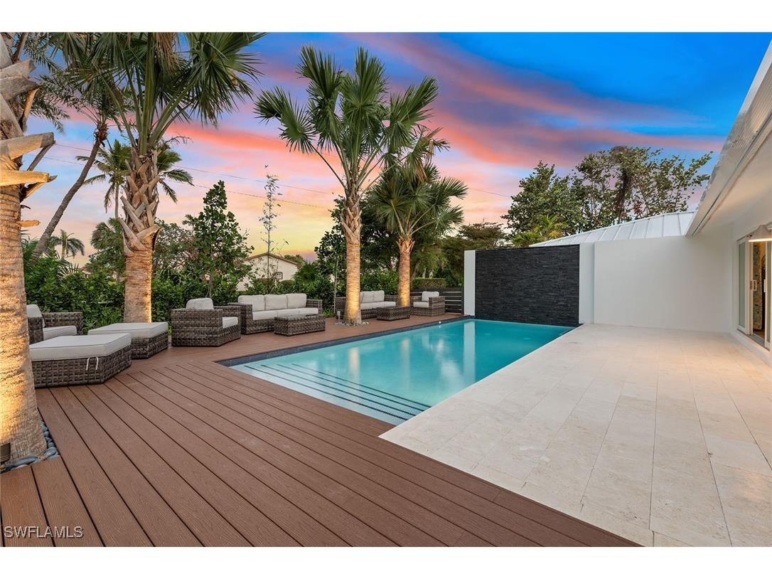 250 W Flamingo Circle Marco Island FL 34145 224076014 image1
