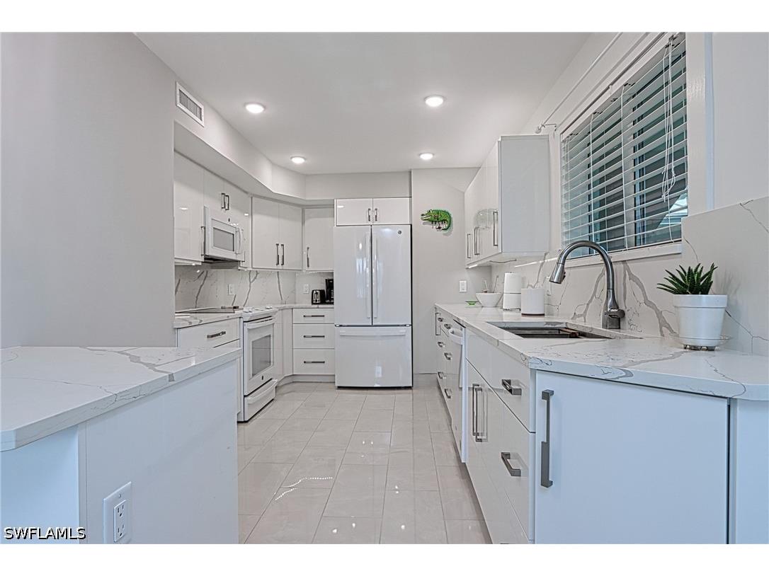 2500 Gulf Shore Boulevard N #S6 Naples FL 34103 226017152 image8