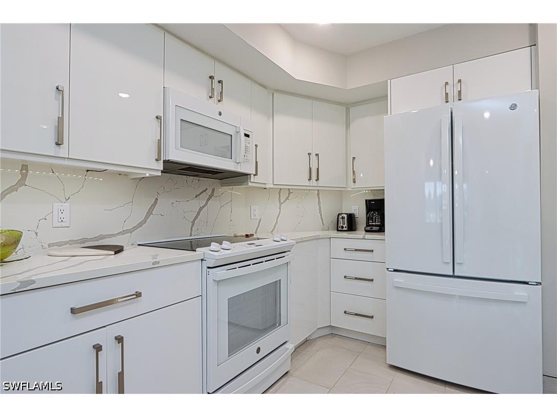 2500 Gulf Shore Boulevard N #S6 Naples FL 34103 226017152 image9