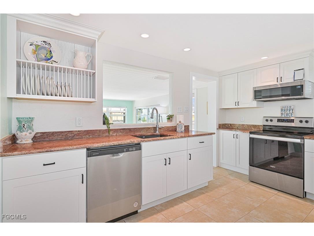 2500 Harbor View Drive Matlacha FL 33993 2025004776 image21