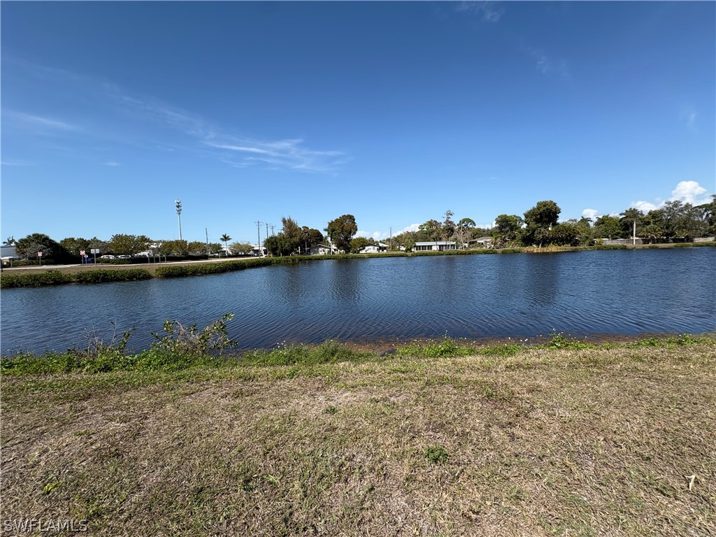 2500 Lee Street Naples FL 34112 226009356 image3