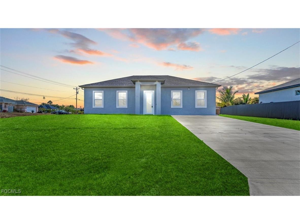 2501 26th Street W Lehigh Acres FL 33971 2026003609 image1