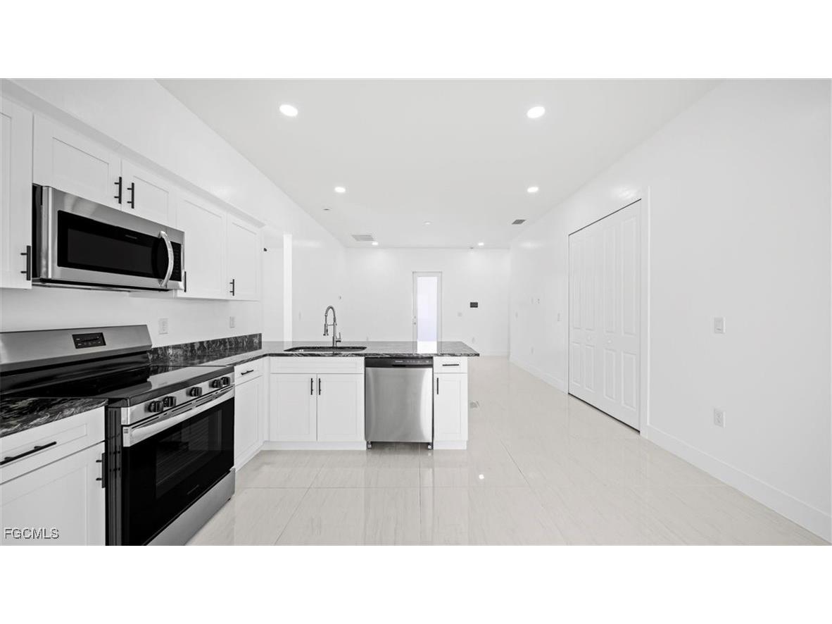 2501 26th Street W Lehigh Acres FL 33971 2026003609 image11