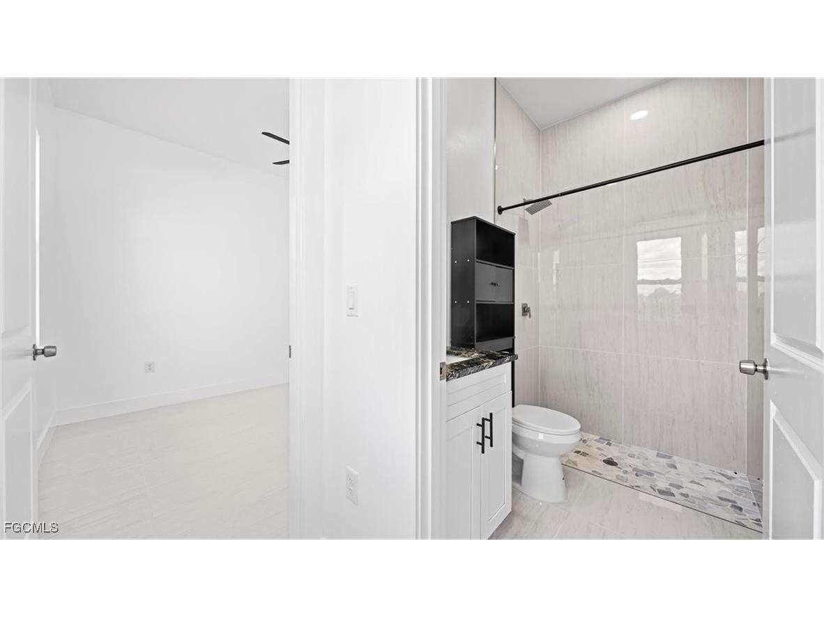 2501 26th Street W Lehigh Acres FL 33971 2026003609 image18