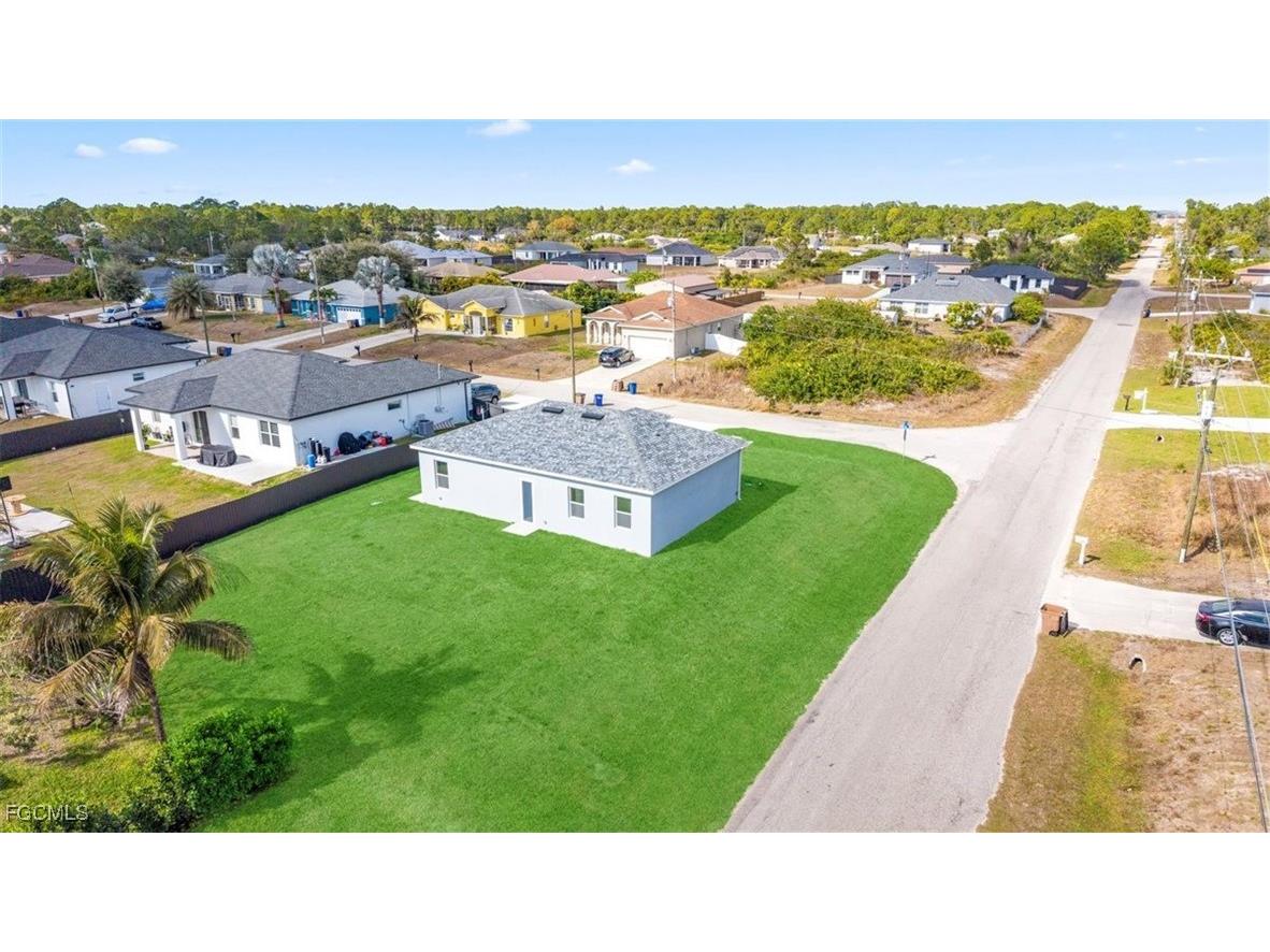 2501 26th Street W Lehigh Acres FL 33971 2026003609 image3