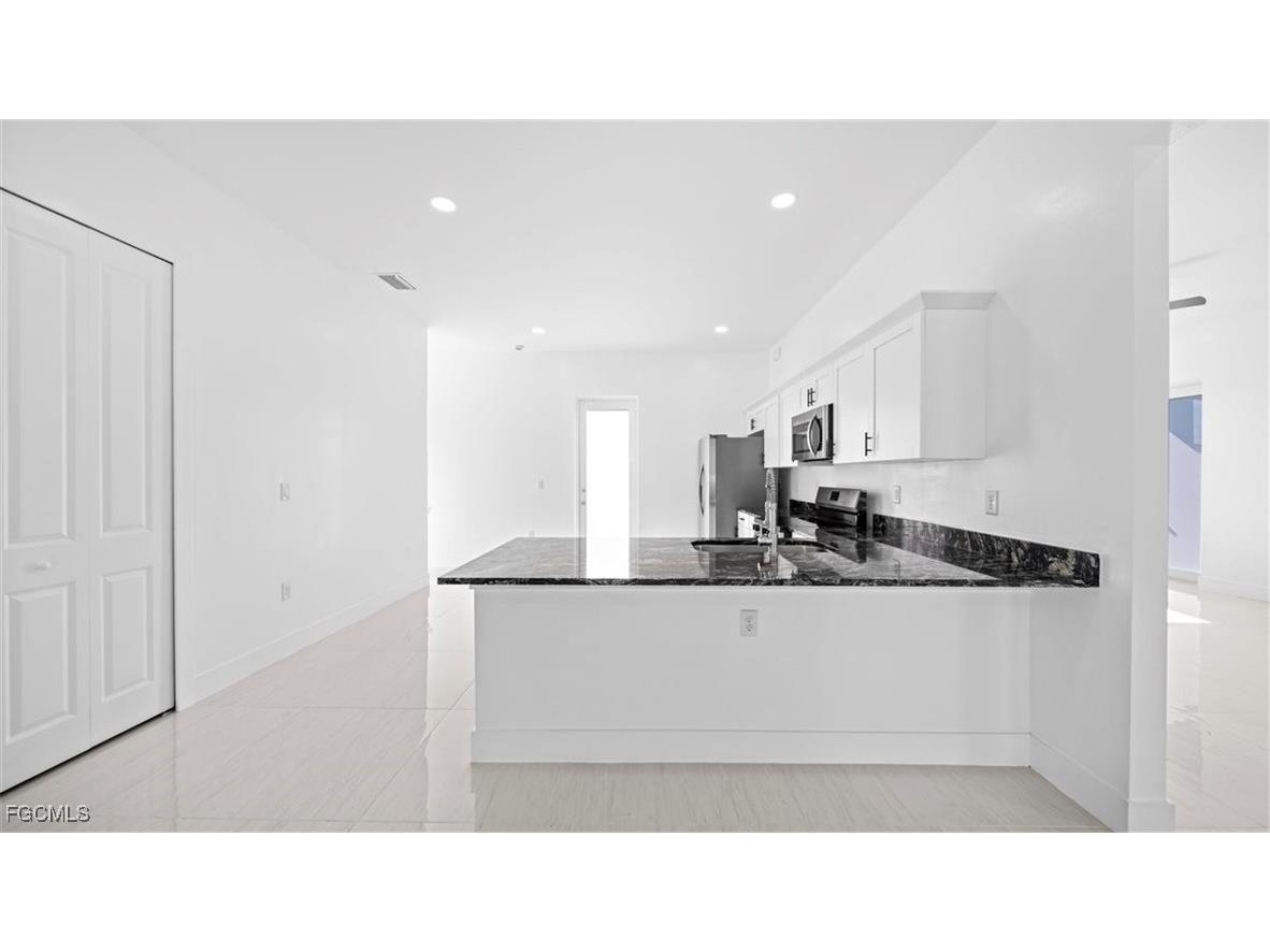 2501 26th Street W Lehigh Acres FL 33971 2026003609 image8