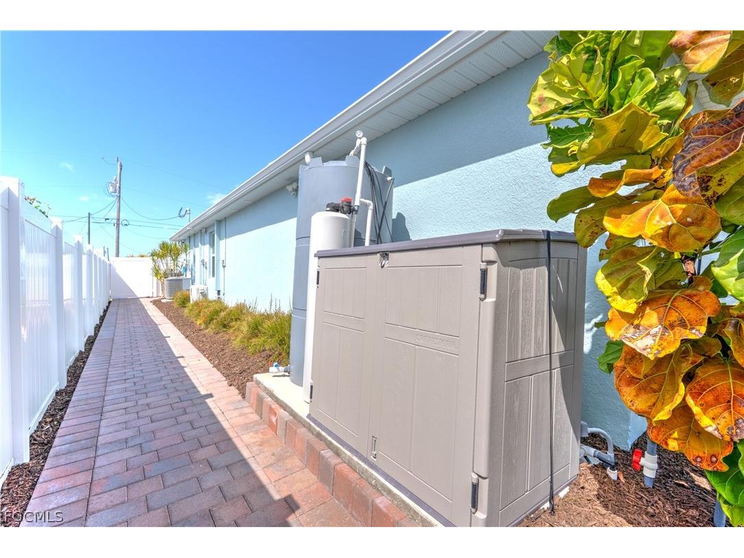 2501 NW 20th Place Cape Coral FL 33993 2026010172 image43