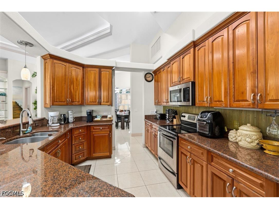 2501 SE 19th Place Cape Coral FL 33904 2026015457 image29