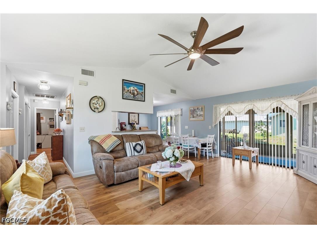 2501 SW 52nd Terrace Cape Coral FL 33914 2026019519 image8