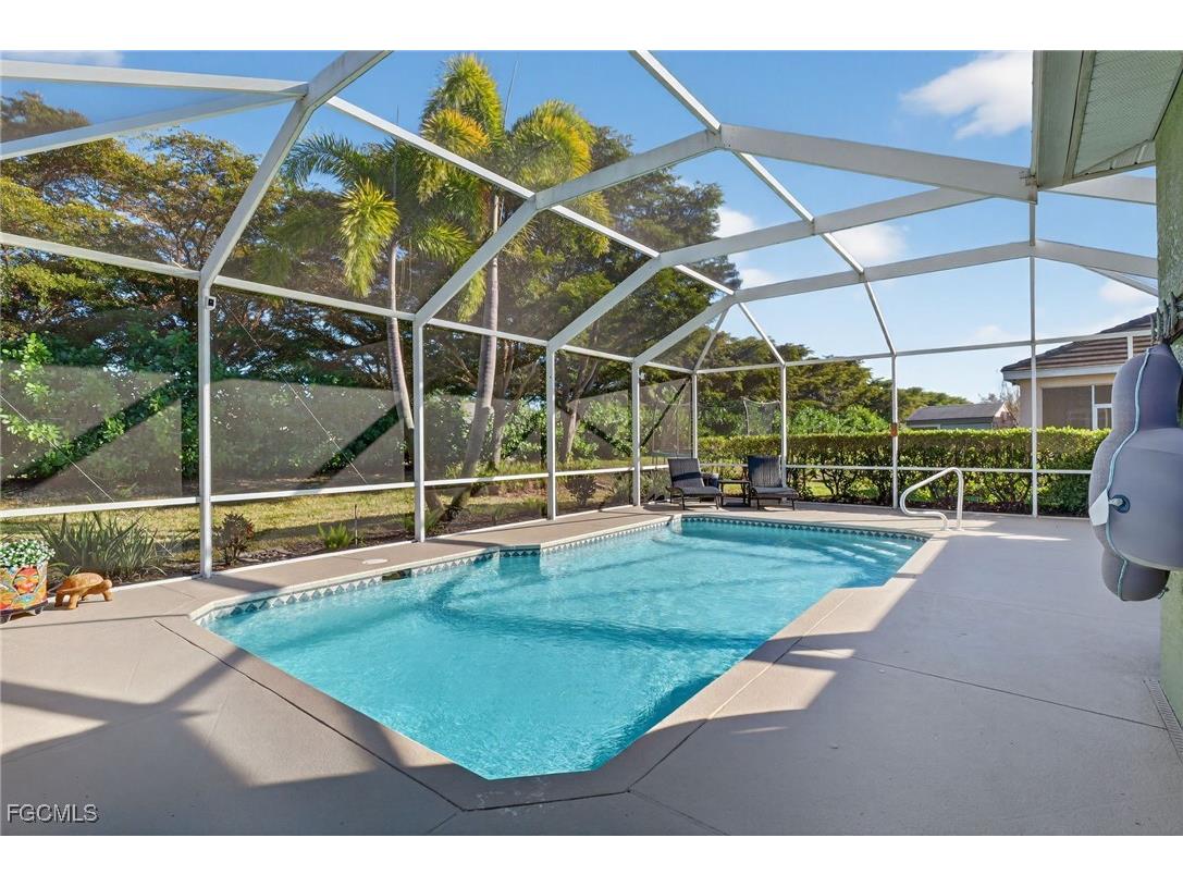 2502 Blackburn Circle Cape Coral FL 33991 2026000483 image1