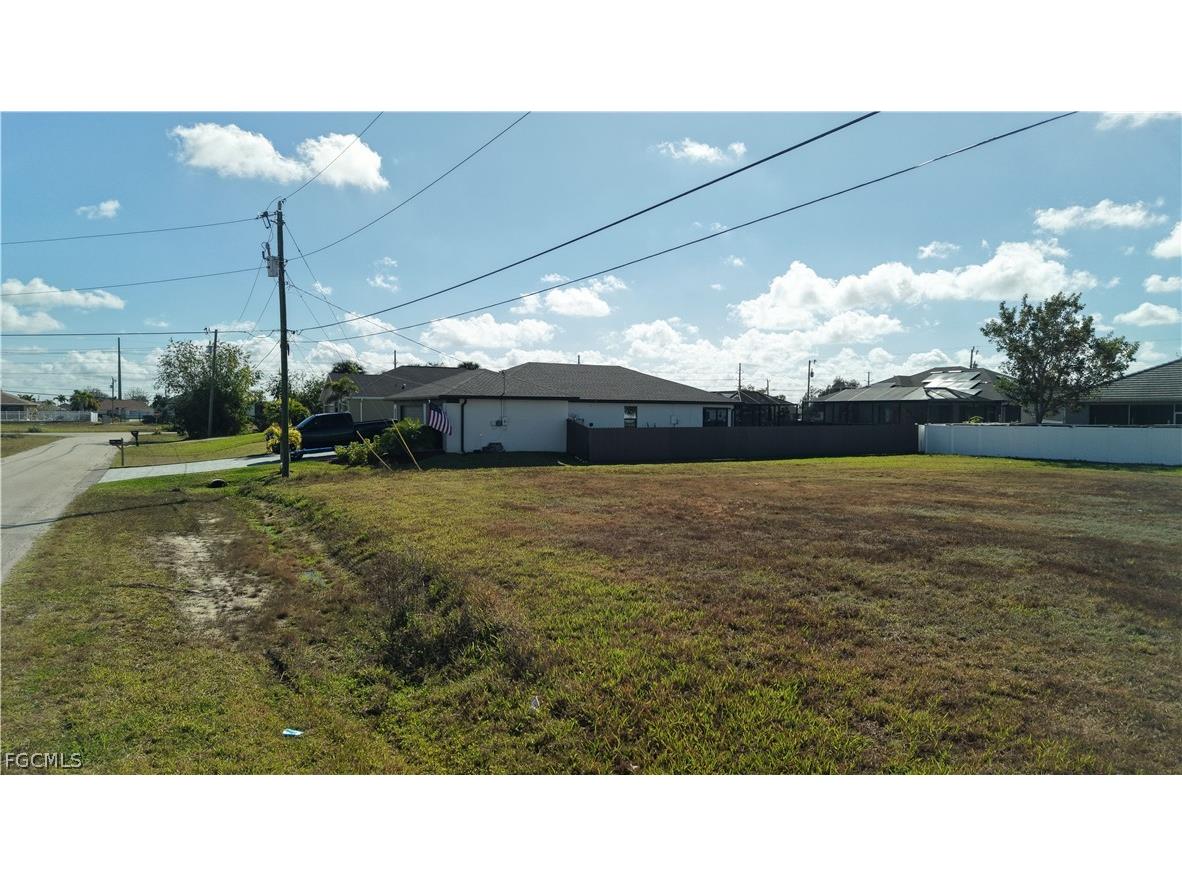 2502 NW 1st Street Cape Coral FL 33993 2026011734 image1
