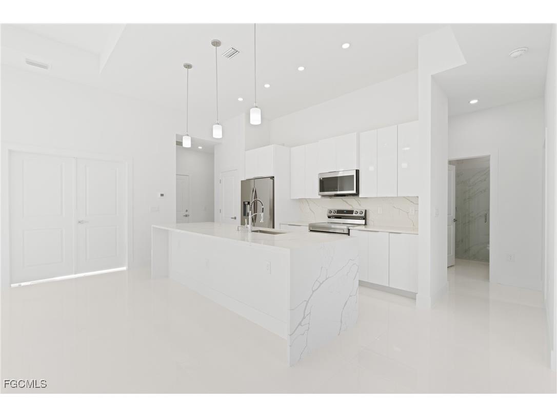 2503 41st Street W Lehigh Acres FL 33971 2025005797 image15