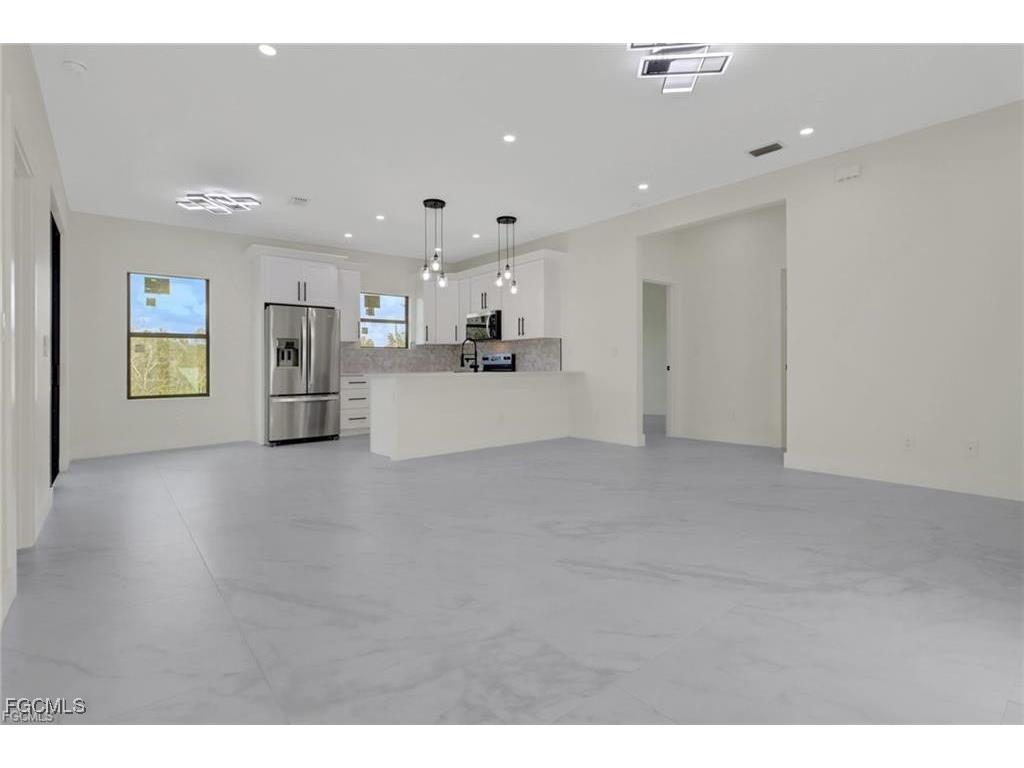 2504 62nd Street W Lehigh Acres FL 33971 2026001504 image7