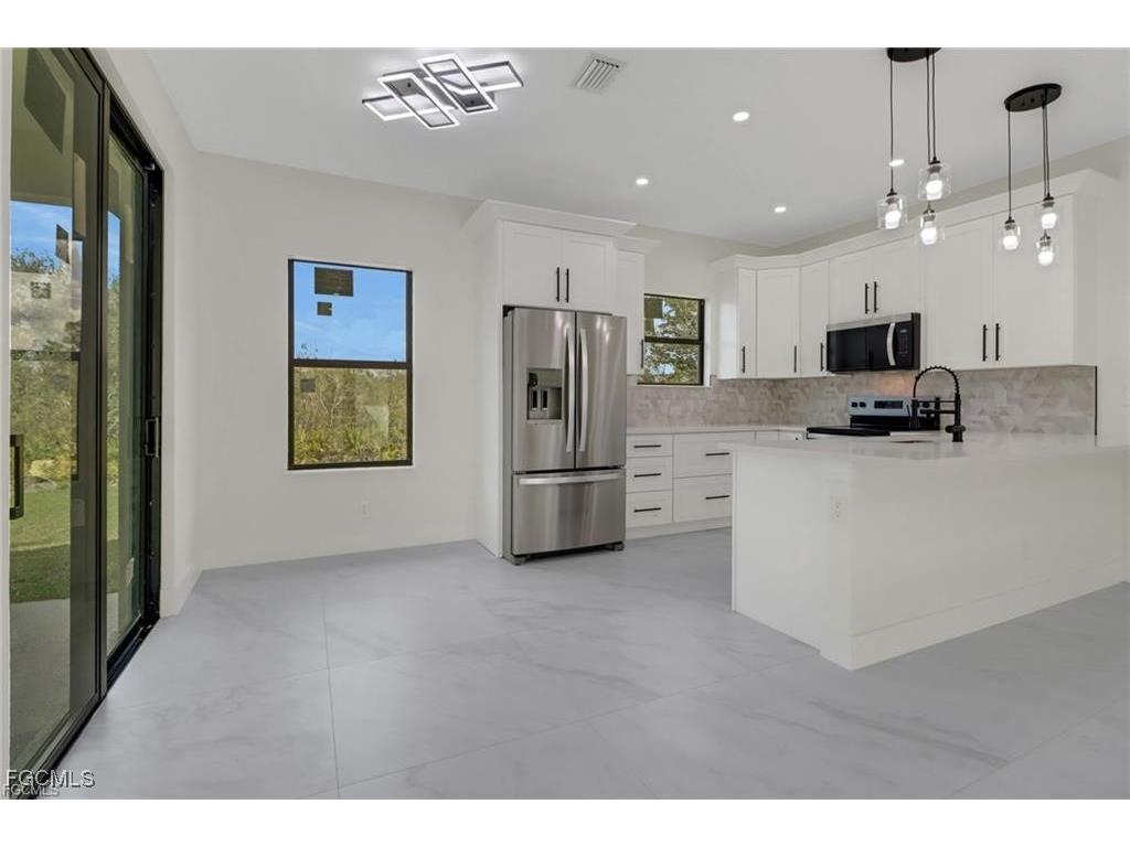 2504 62nd Street W Lehigh Acres FL 33971 2026001504 image8