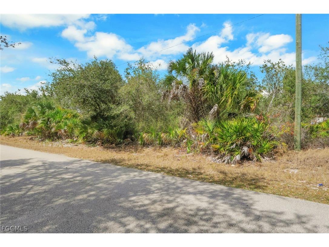2504 65th Street W Lehigh Acres FL 33971 2026009389 image4