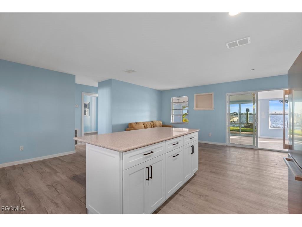 2504 Bayshore Drive Matlacha FL 33993 2025016543 image11