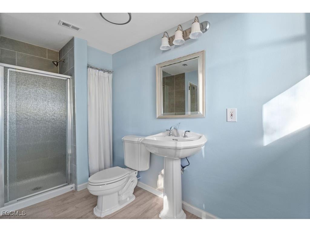 2504 Bayshore Drive Matlacha FL 33993 2025016543 image25