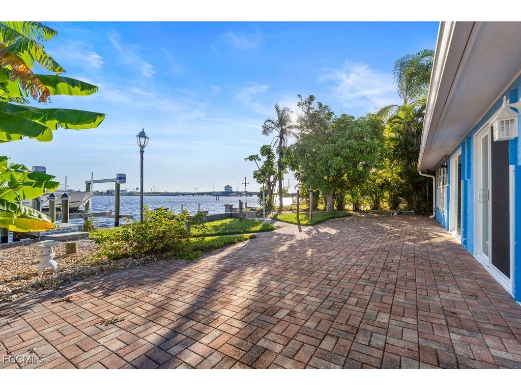 2504 Bayshore Drive Matlacha FL 33993 2025016543 image27