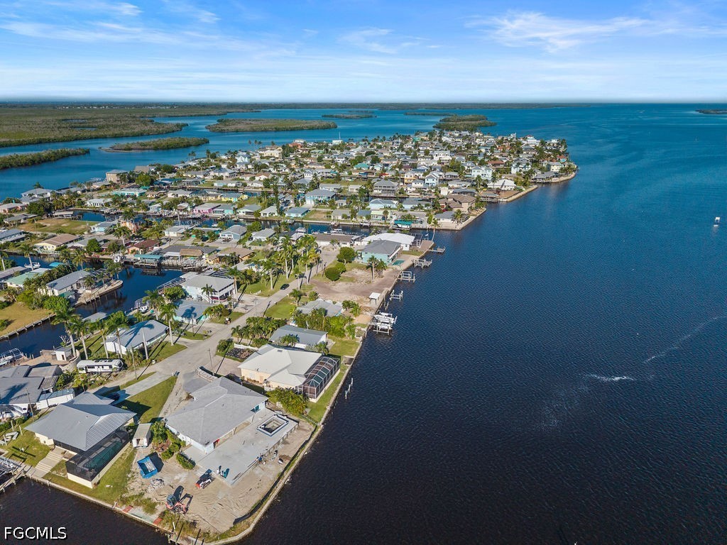 2504 Bayshore Drive Matlacha FL 33993 2025016543 image35