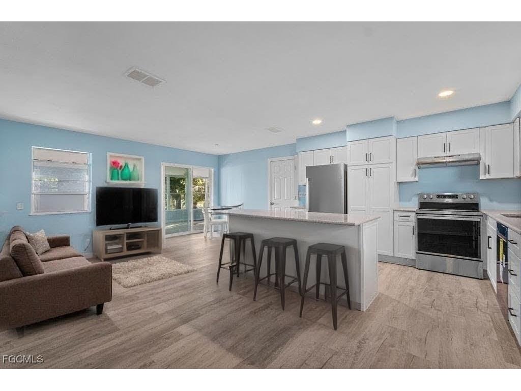 2504 Bayshore Drive Matlacha FL 33993 2025016543 image5