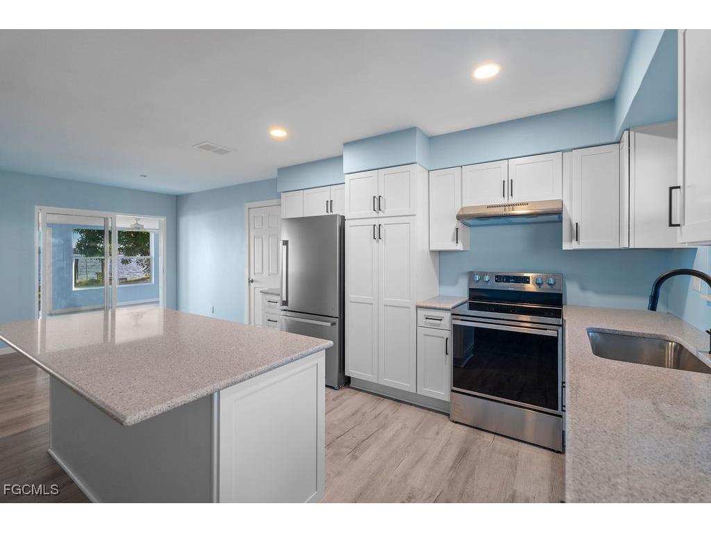 2504 Bayshore Drive Matlacha FL 33993 2025016543 image7