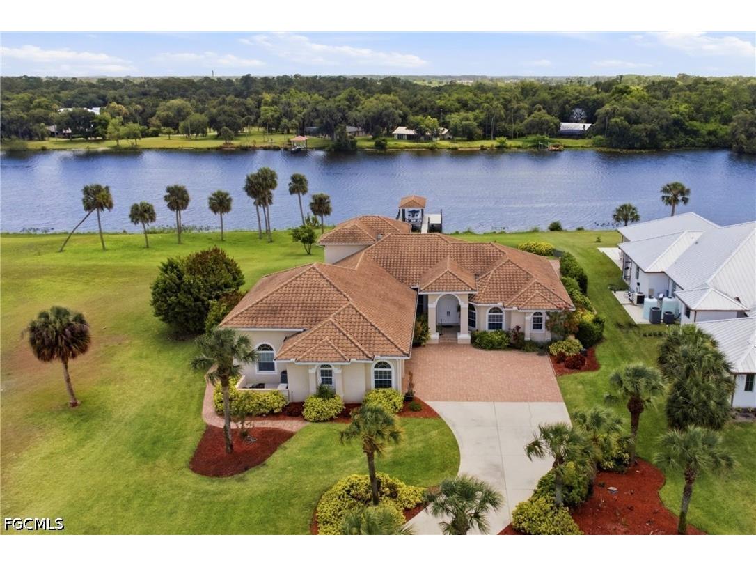 2504 Caloosa Shores Drive Labelle FL 33935 2026018613 image2