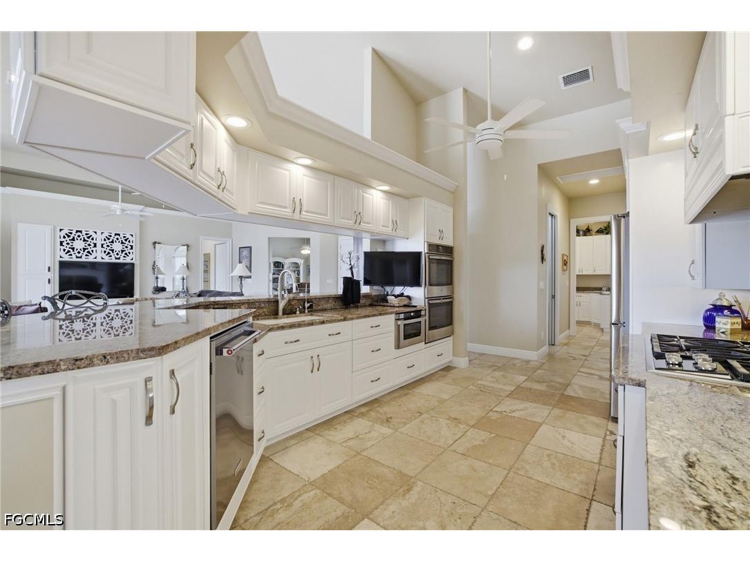 2504 Caloosa Shores Drive Labelle FL 33935 2026018613 image24