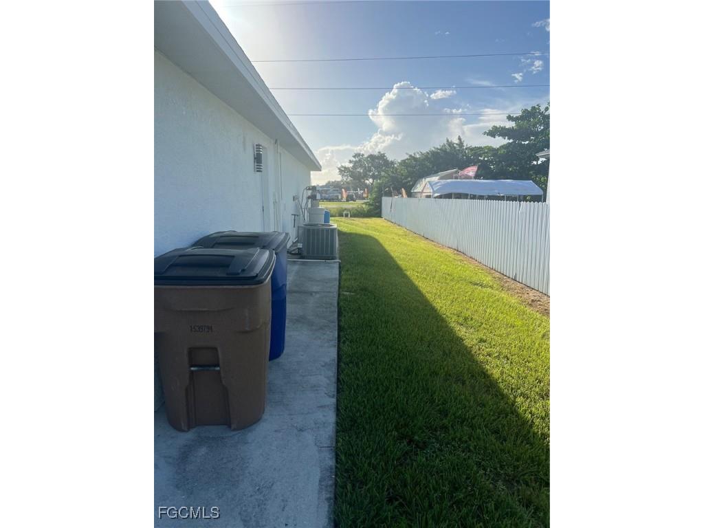 2504 Floyd Avenue S Lehigh Acres FL 33976 2025013397 image20