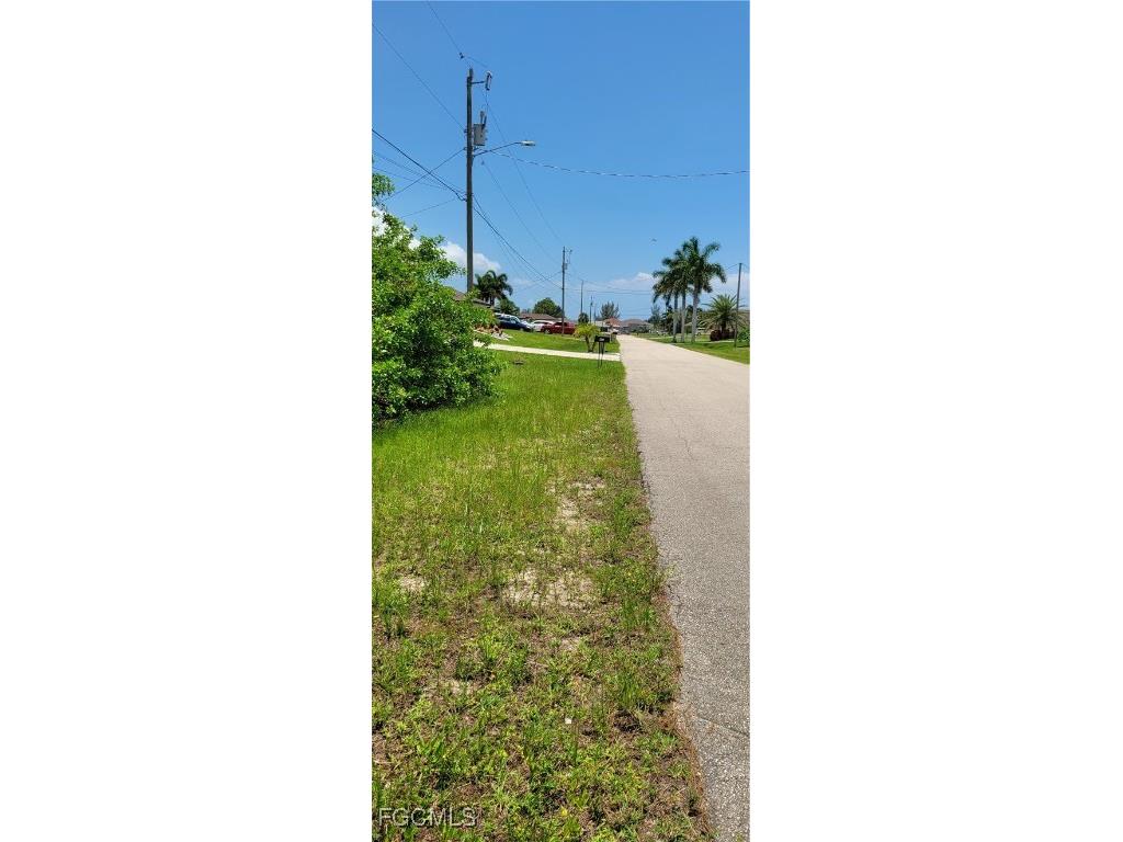 2504 NW 24th Terrace Cape Coral FL 33993 2025005948 image4