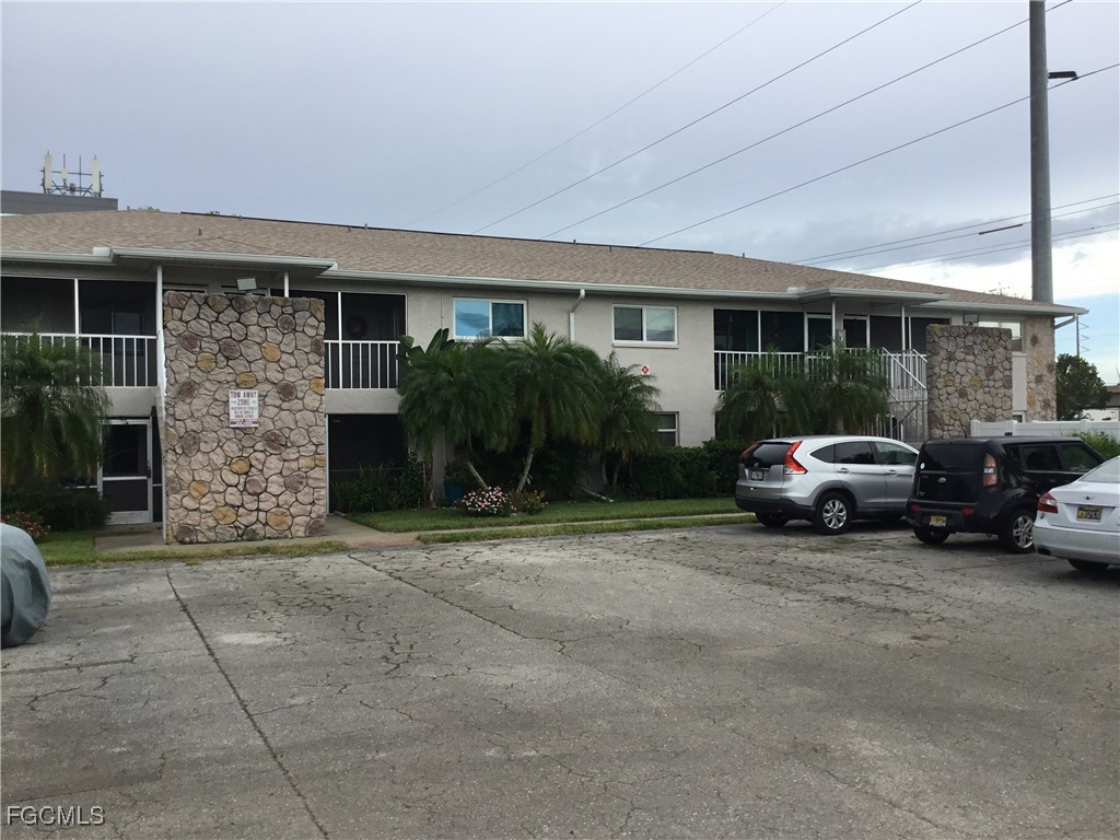 2504 SE 16th Place #104 Cape Coral FL 33904 2025020774 image1
