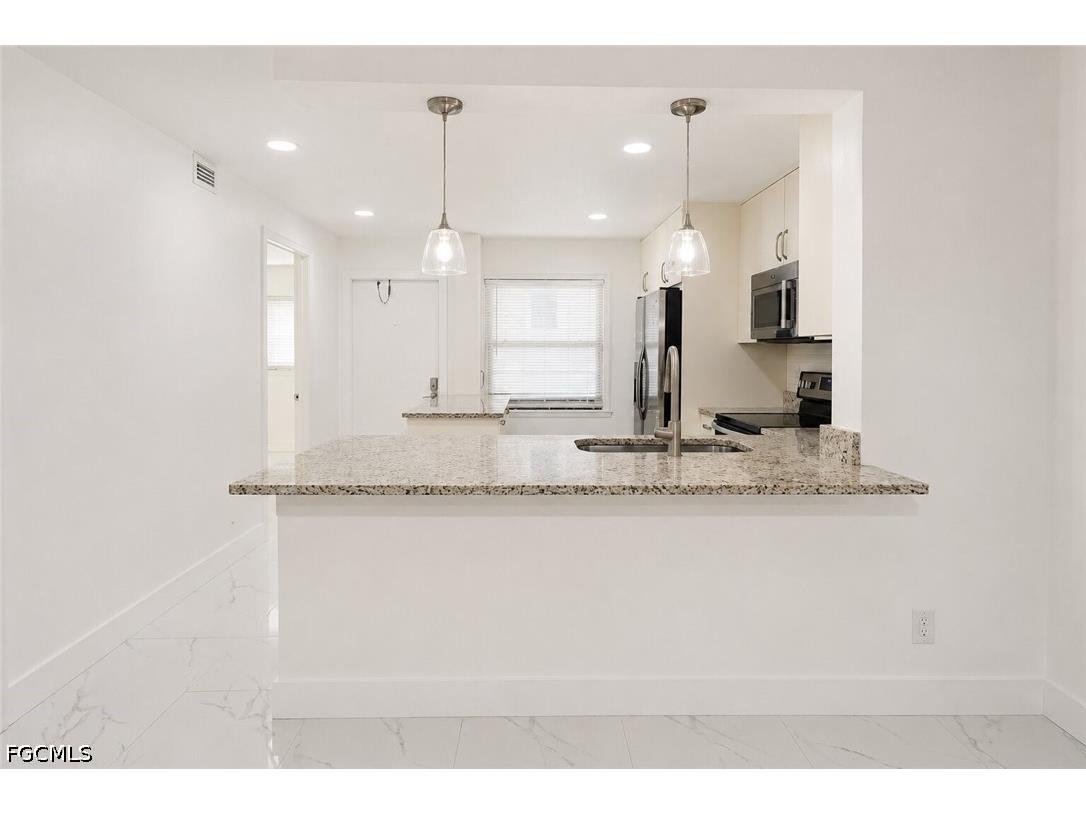 2504 SE 16th Place #104 Cape Coral FL 33904 2026028379 image10
