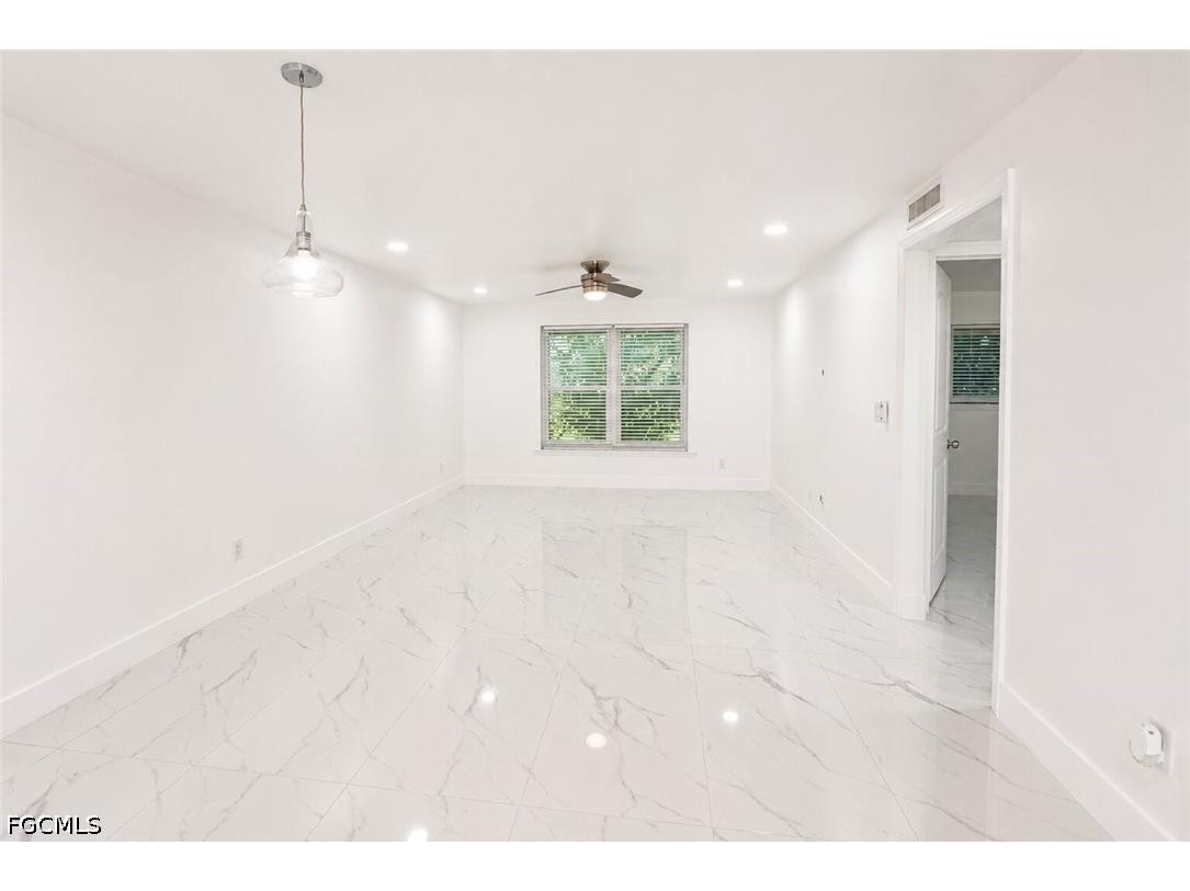 2504 SE 16th Place #104 Cape Coral FL 33904 2026028379 image12